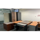 MOBILIARIO VARIOS (ARMARIOS ALTOS Y BAJOS Y MESAS)